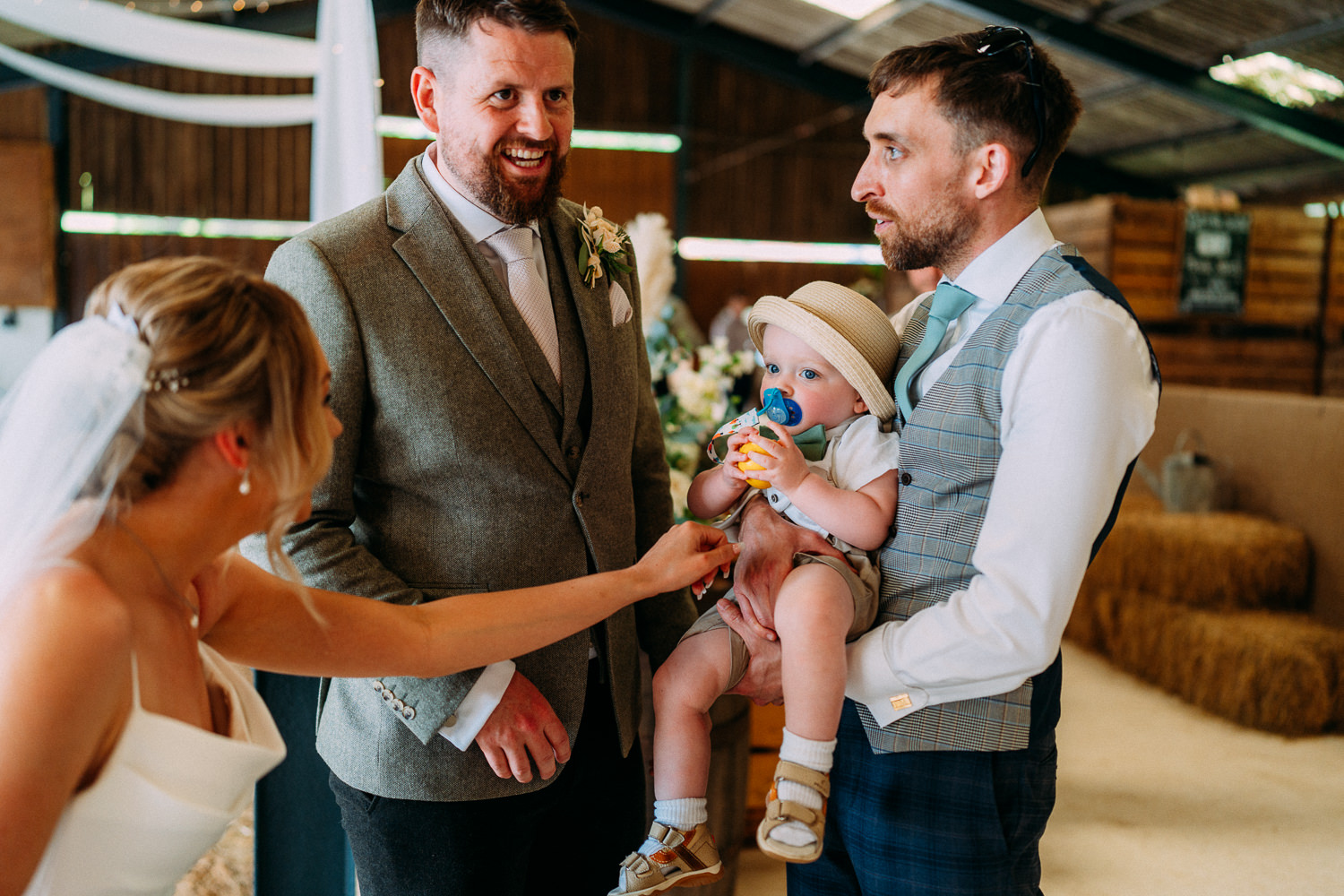HUW SAM SUGARLOAF BARN WEDDING 012 HUW SAM SUGARLOAF BARN WEDDING 012